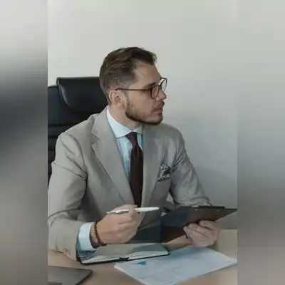 邓荻新